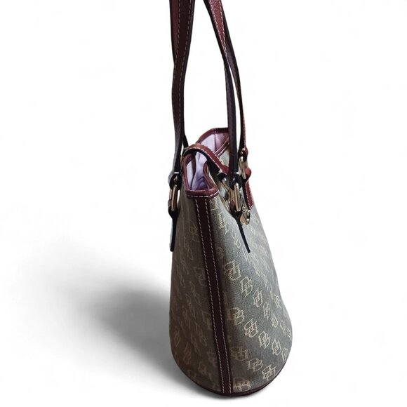 Dooney & Bourke Monogram Jacquard Preppy Style Push Lock Bucket Bag Shoulder Bag - Picture 4 of 13